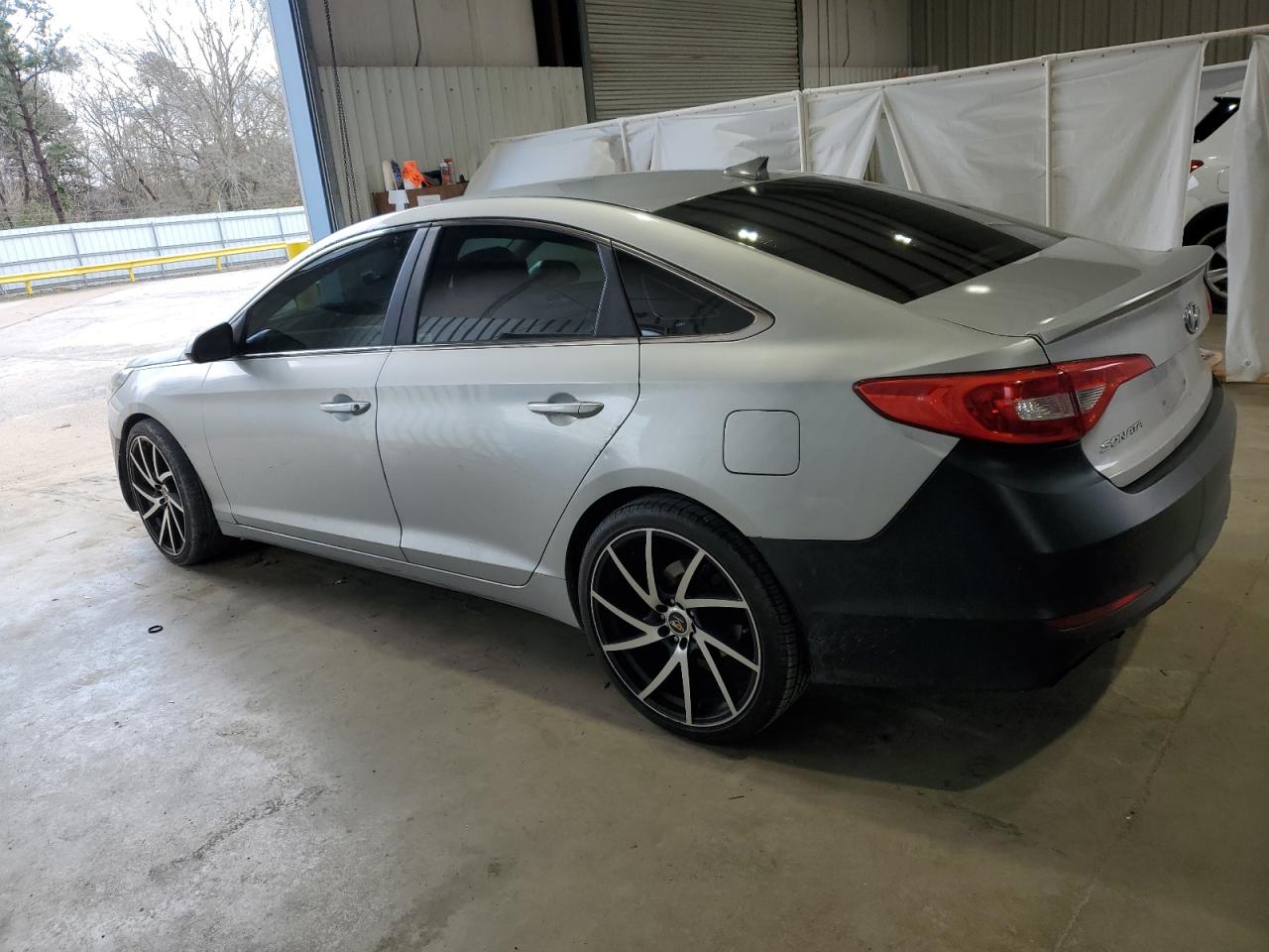 2016 Hyundai Sonata - Image 2