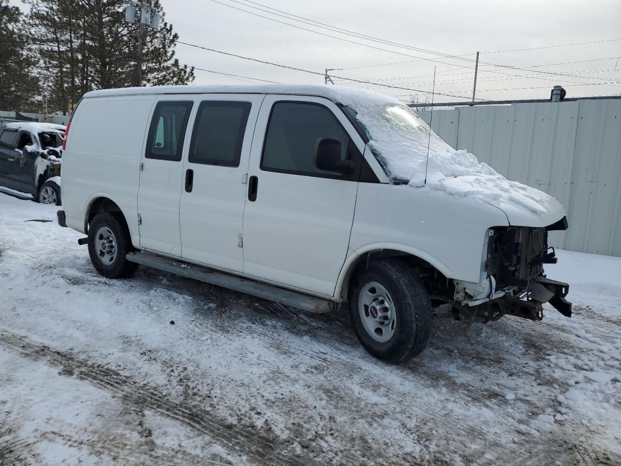 2015 GMC Savana - Image 4
