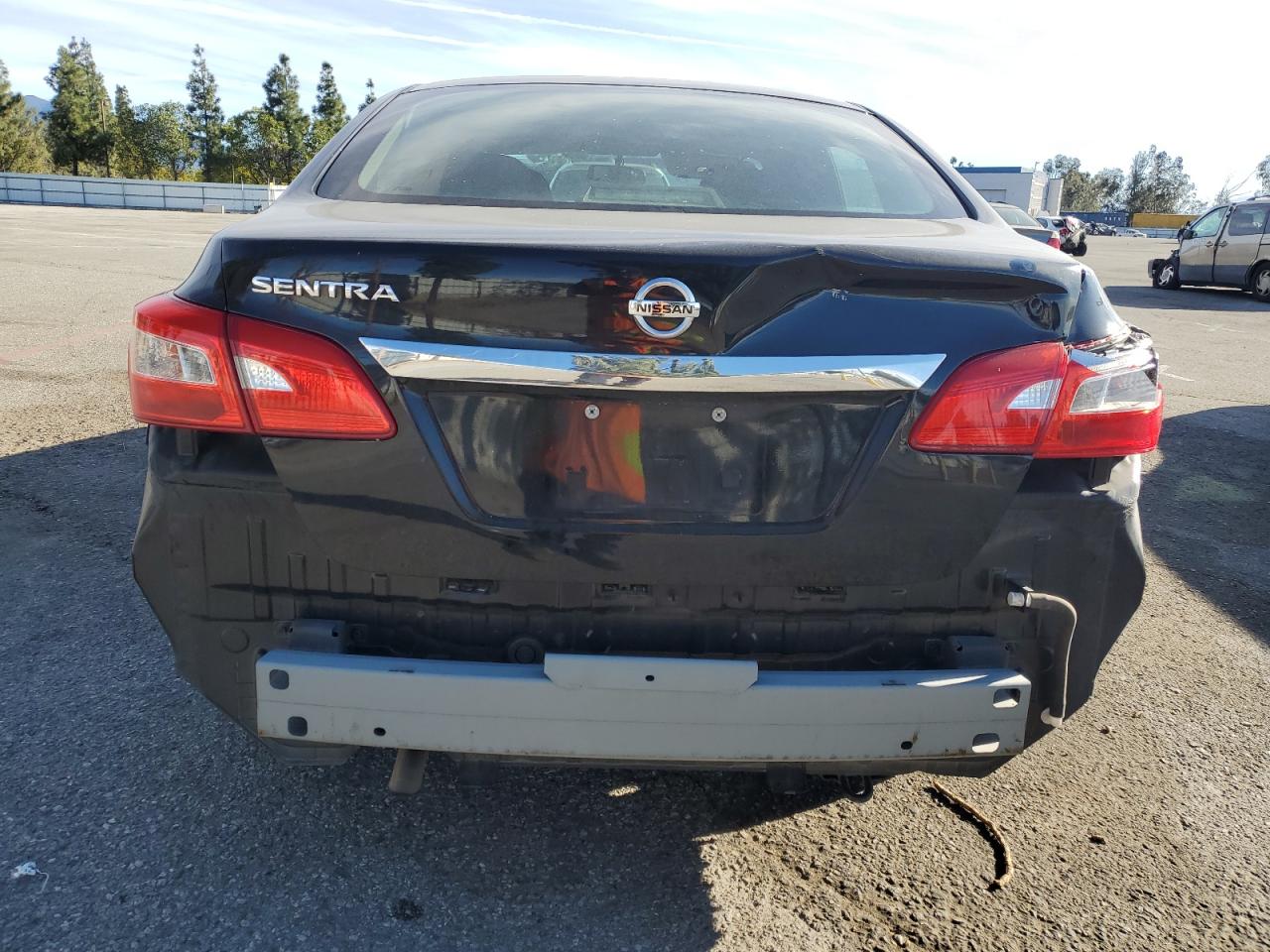 3N1AB7AP1JY251915 NISSAN SENTRA 2018