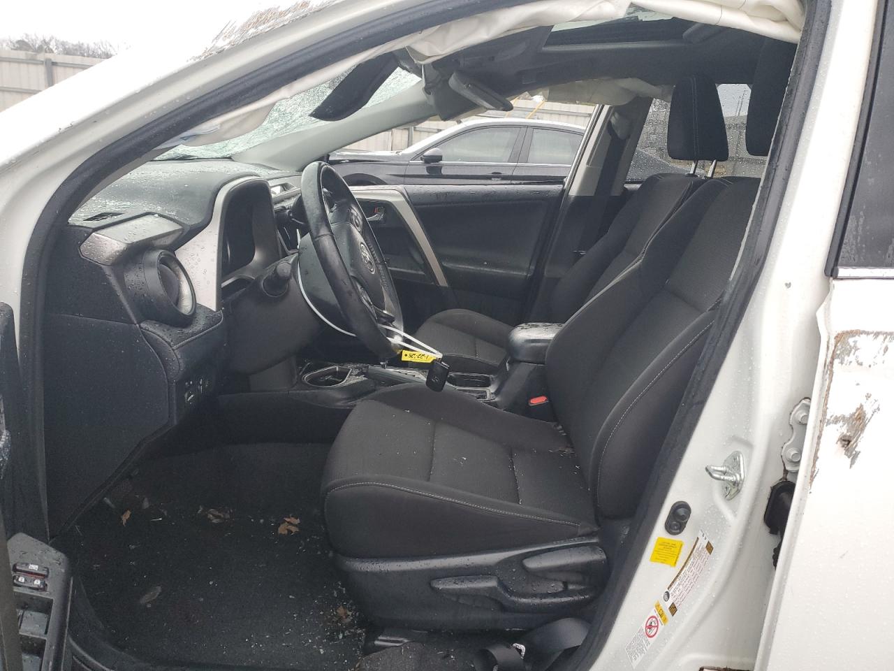 2018 Toyota RAV 4 - Image 7