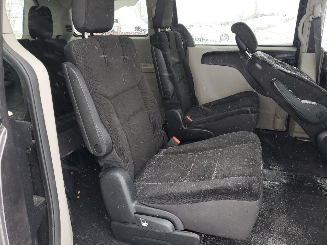 2019 Dodge Caravan - Image 11