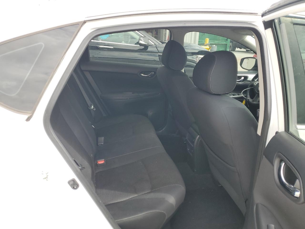 2019 Nissan Sentra - Image 10