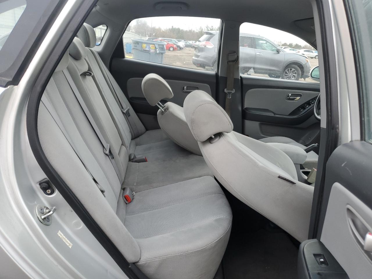 2009 Hyundai Elantra - Image 10