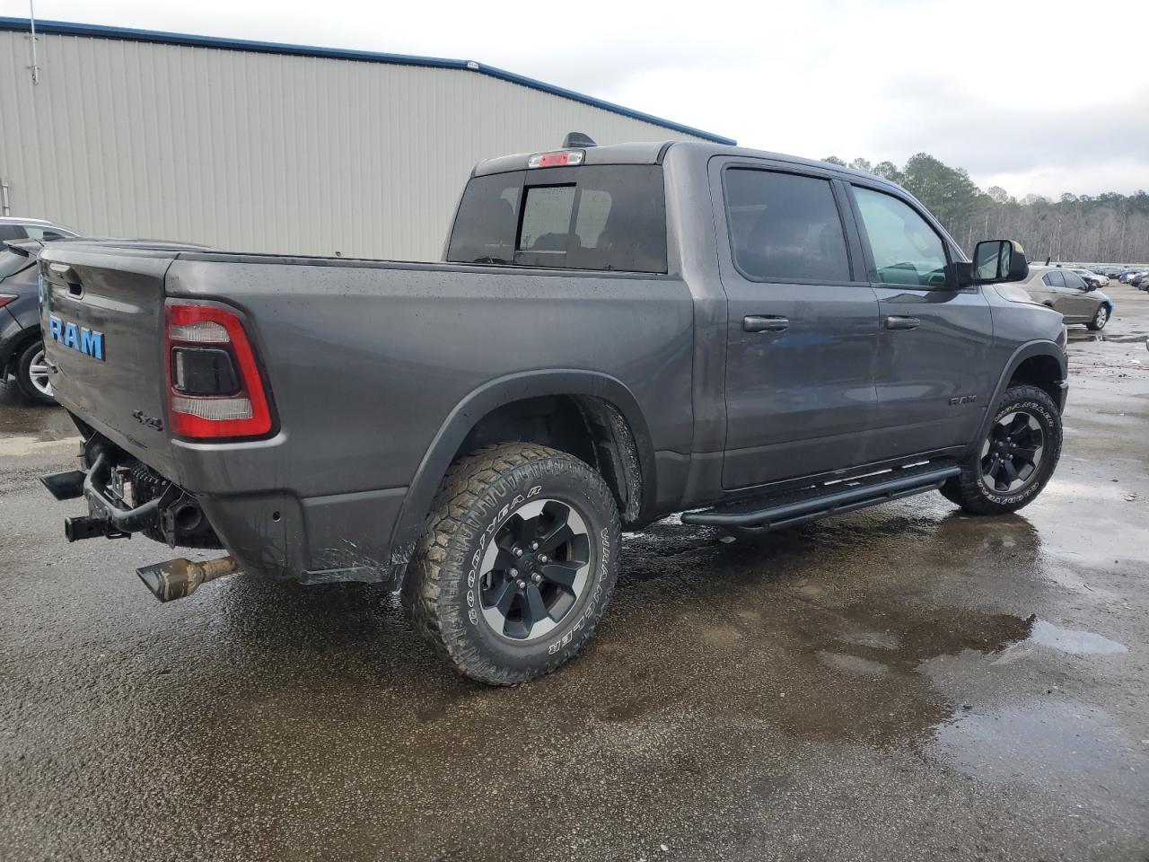2021 RAM 1500 - Image 3