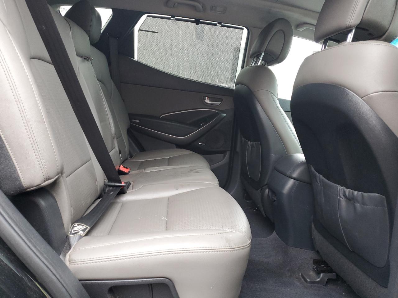 2014 Hyundai Santa Fe - Image 11