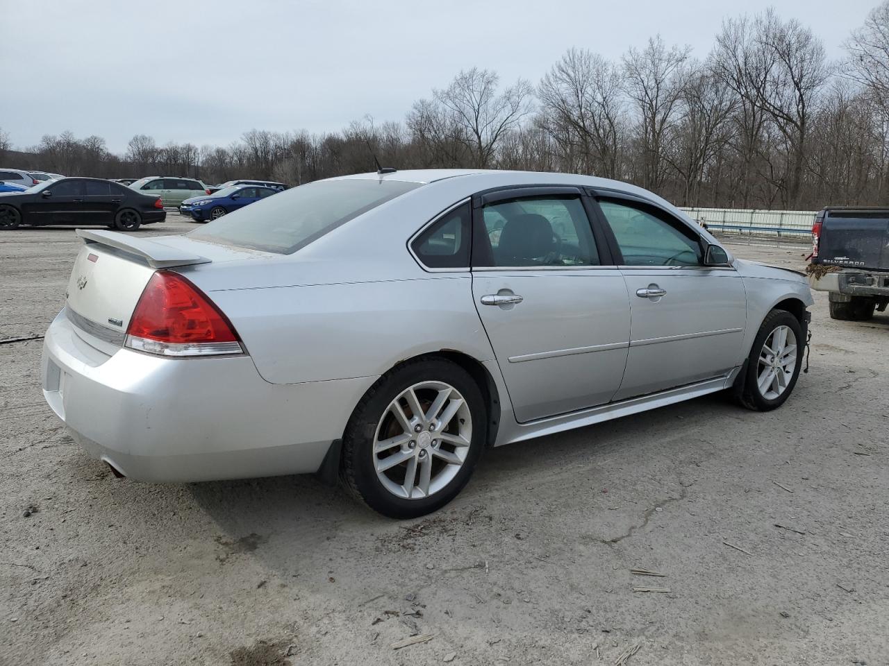 2011 Chevrolet Impala - Image 3