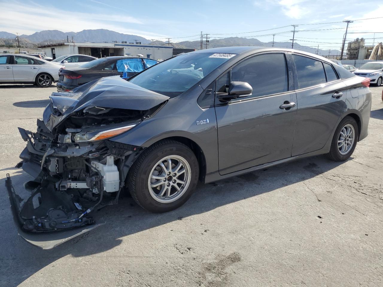 2017 Toyota Prius Prime იყიდება Sun Valley-ში, CA - Front End
