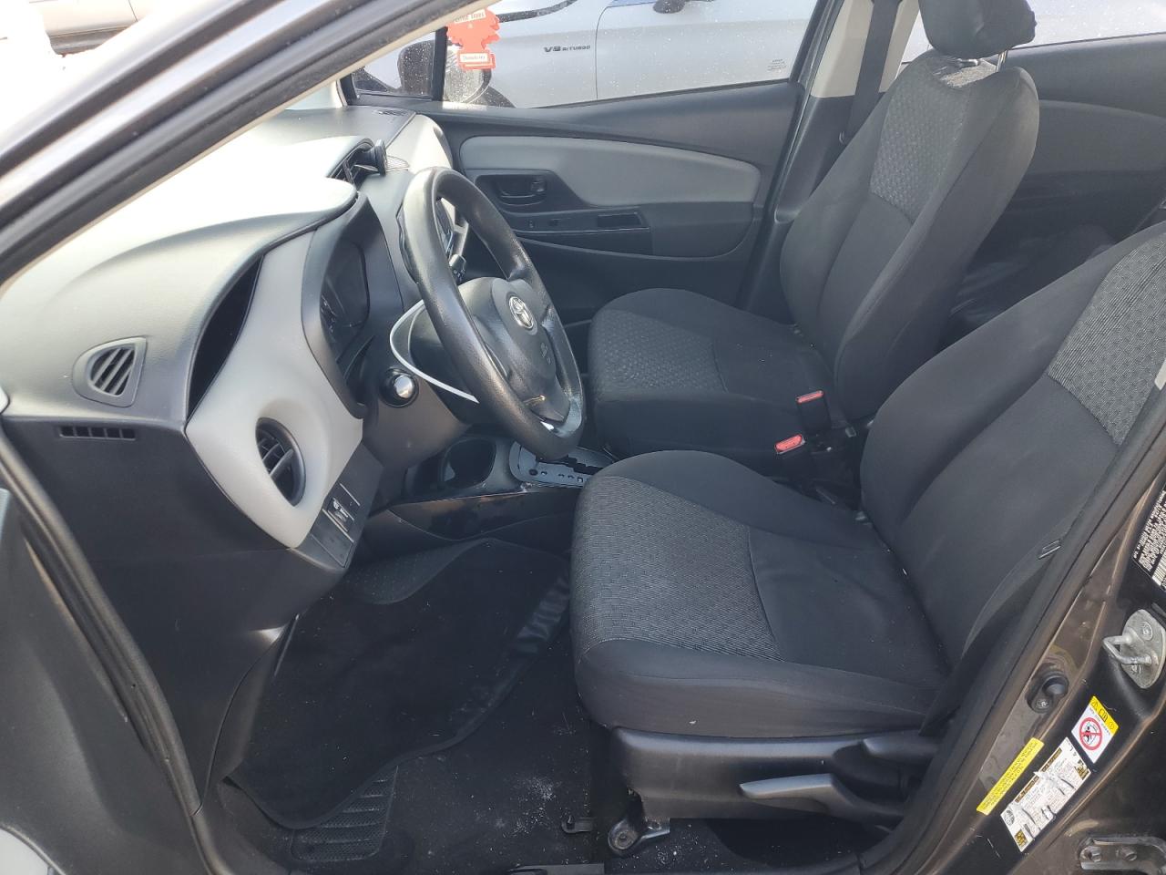 2015 Toyota Yaris - Image 7