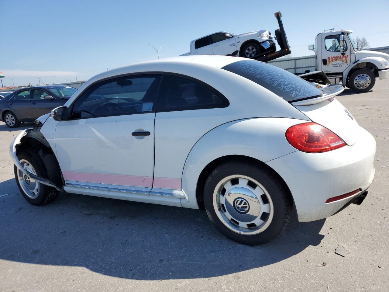 2015 Volkswagen Beetle - Image 2