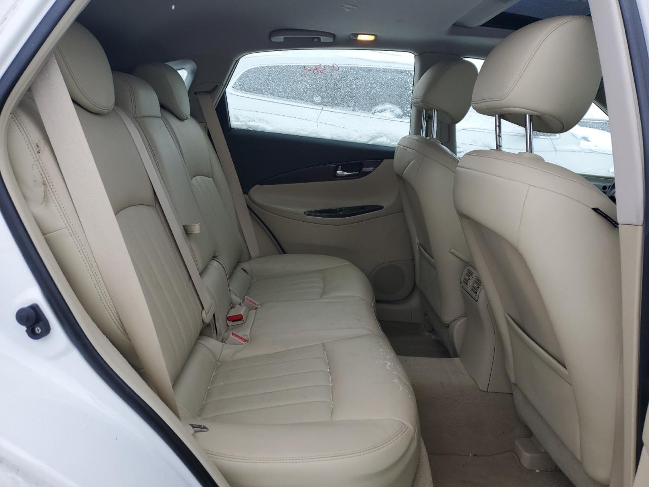 2016 Infiniti QX50 - Image 10