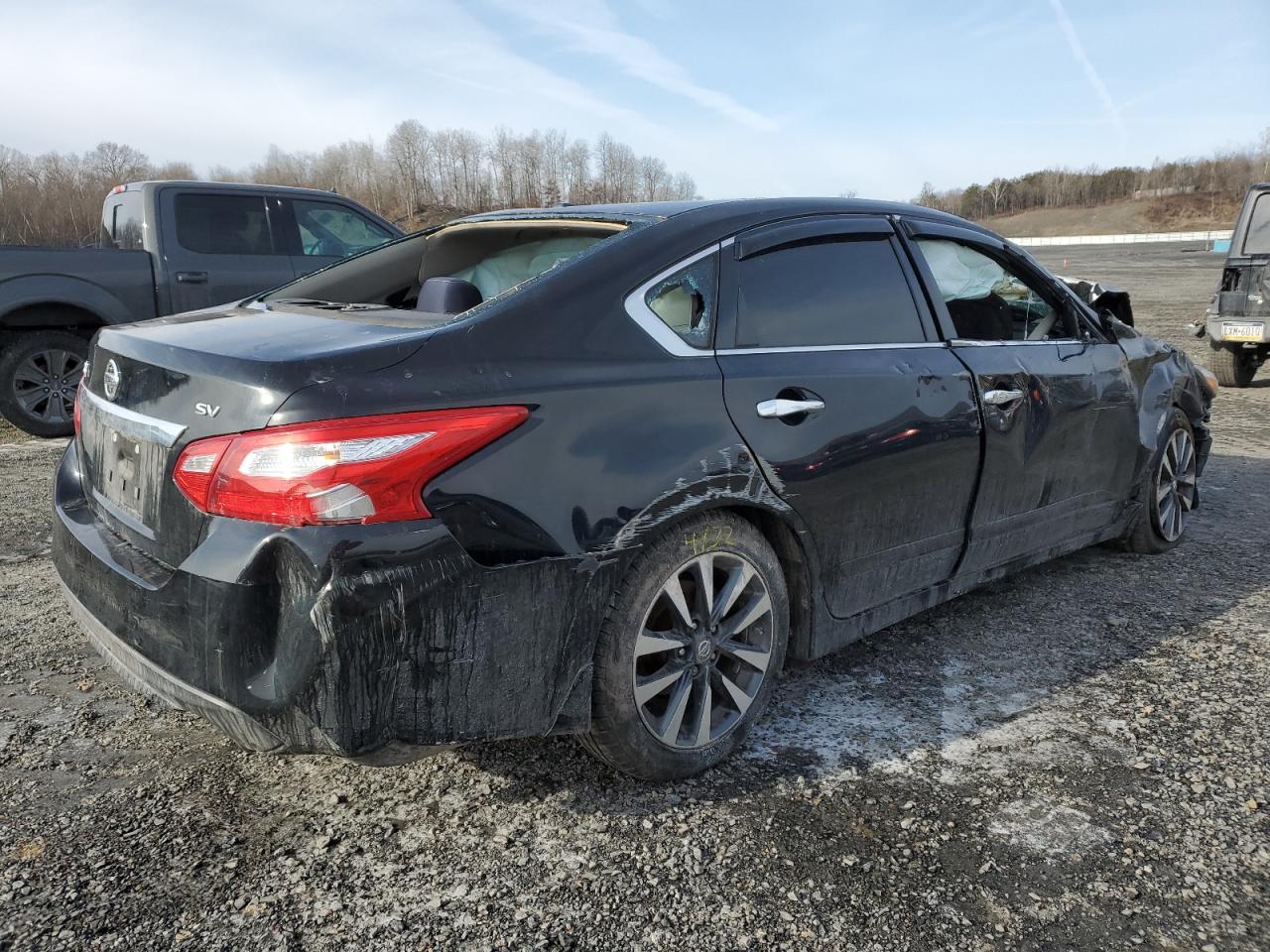 2017 Nissan Altima - Image 3