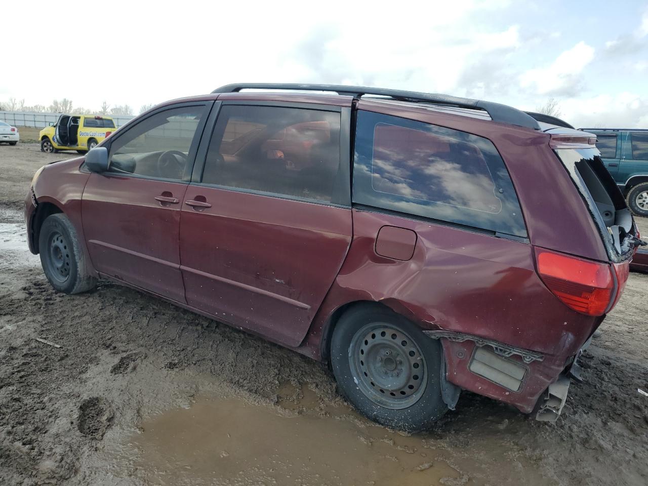2005 Toyota Sienna - Image 2