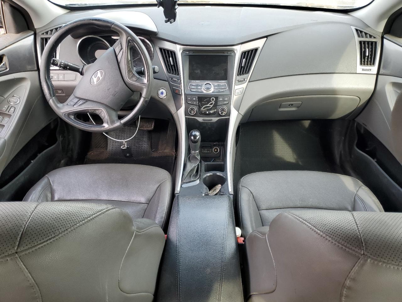 2012 Hyundai Sonata - Image 8