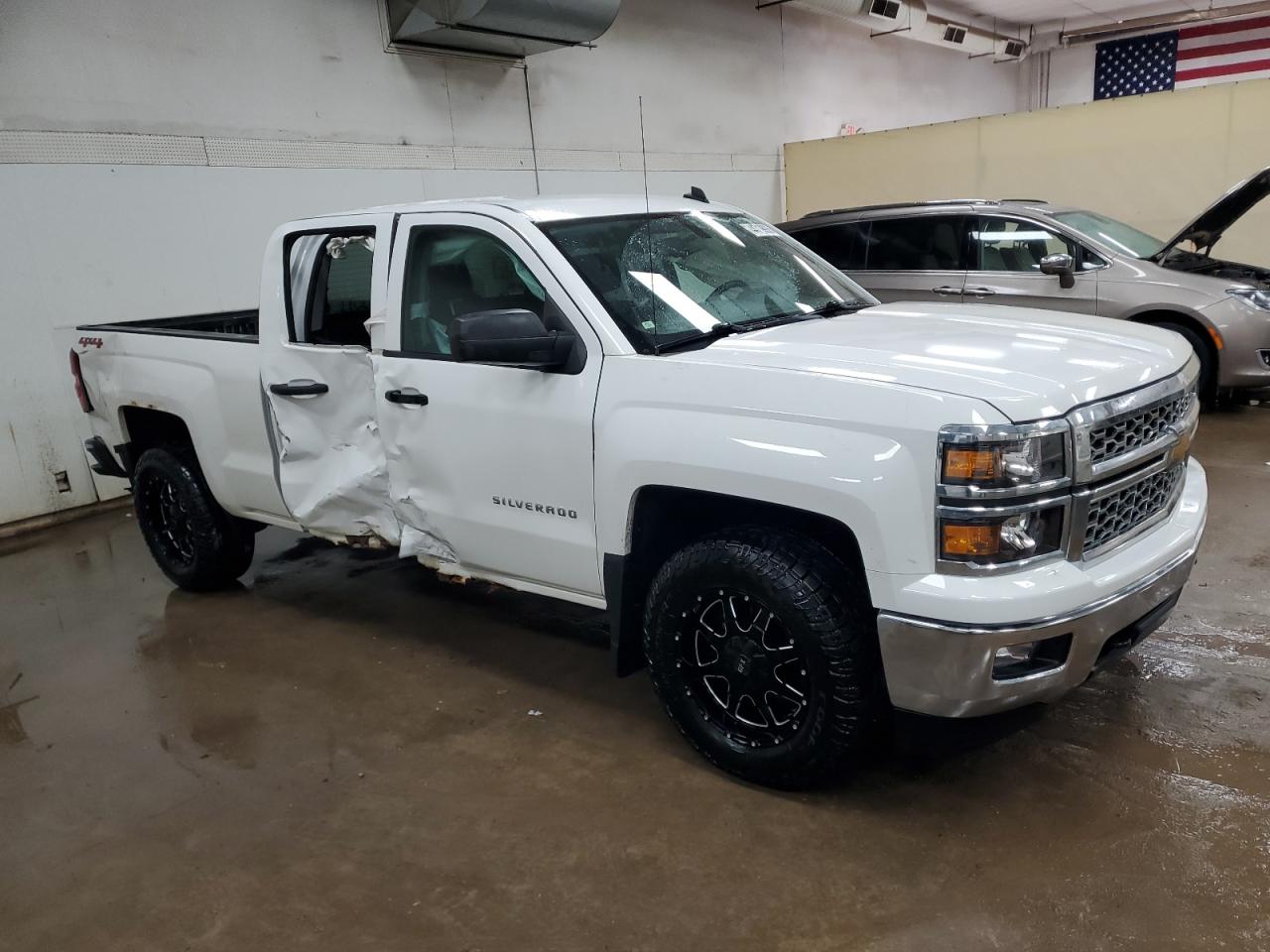 2014 Chevrolet Silverado - Image 4