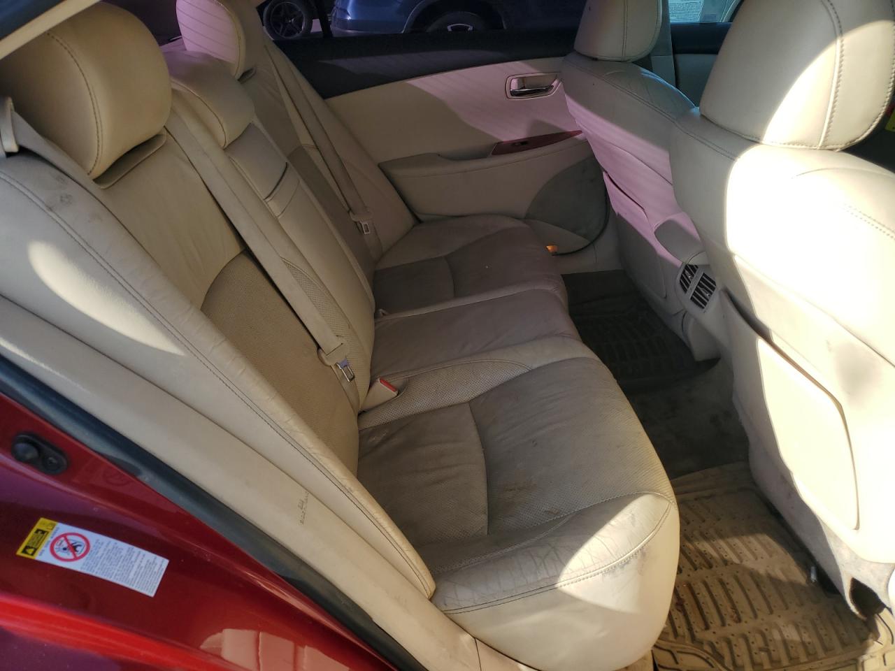 2011 Lexus ES - Image 10