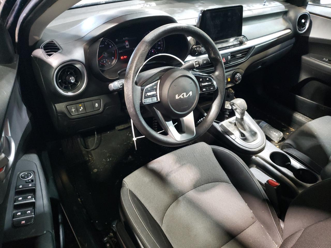 2023 Kia Forte - Image 8