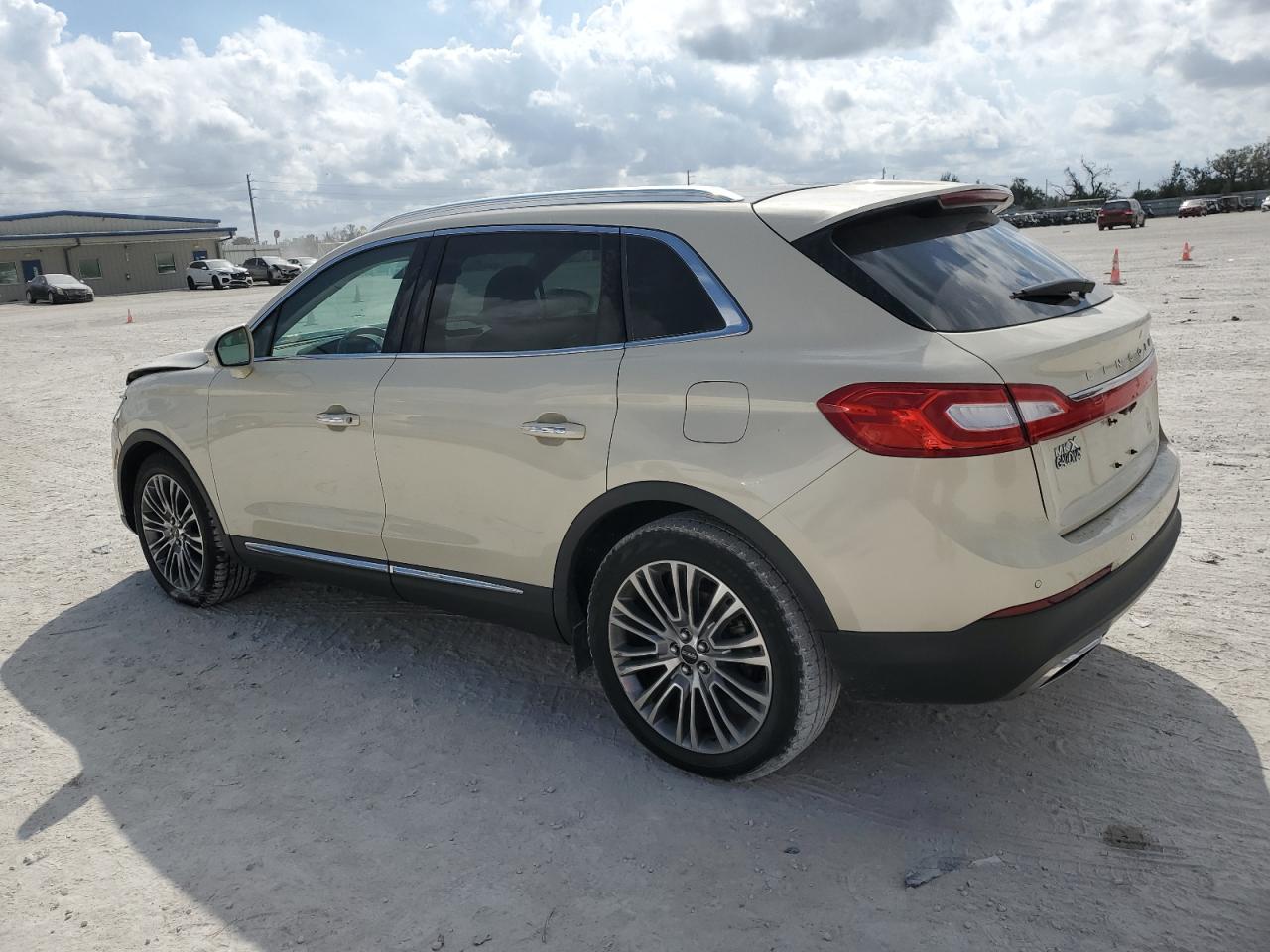 2016 Lincoln MKX - Image 2