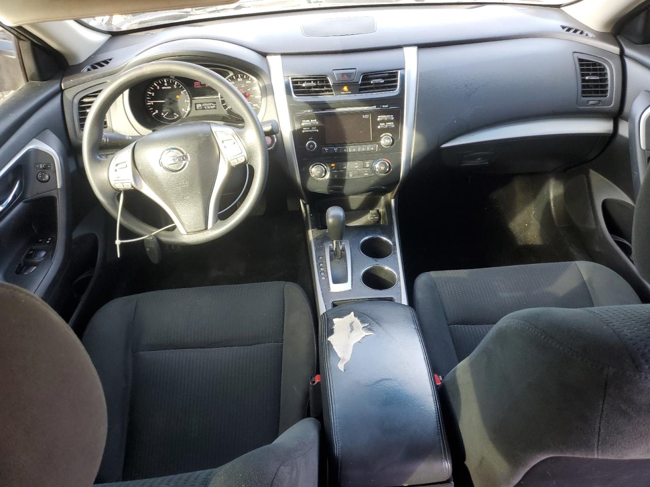 2015 Nissan Altima - Image 8