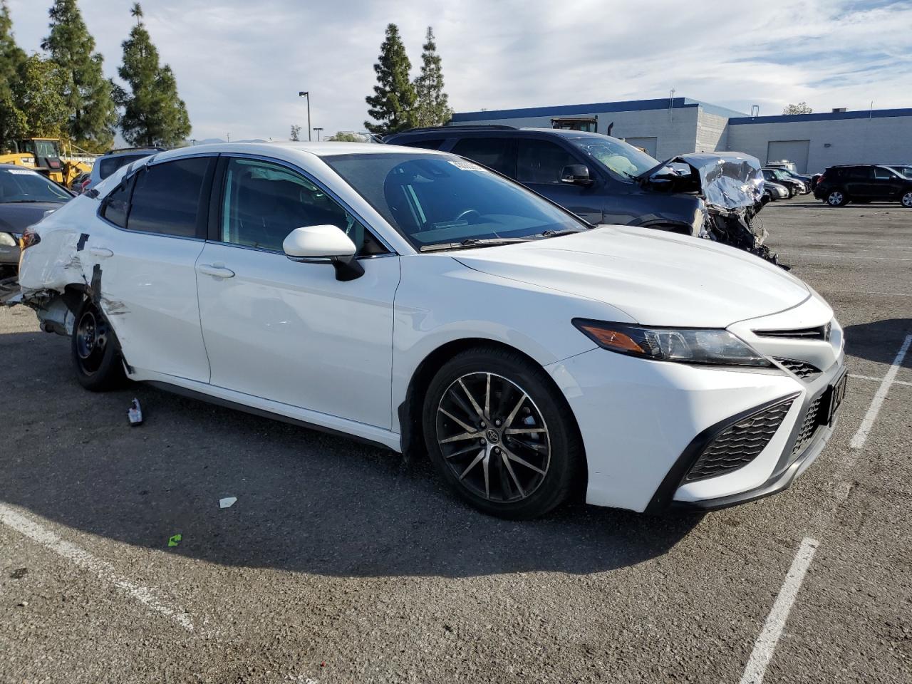 2022 Toyota Camry - Image 4