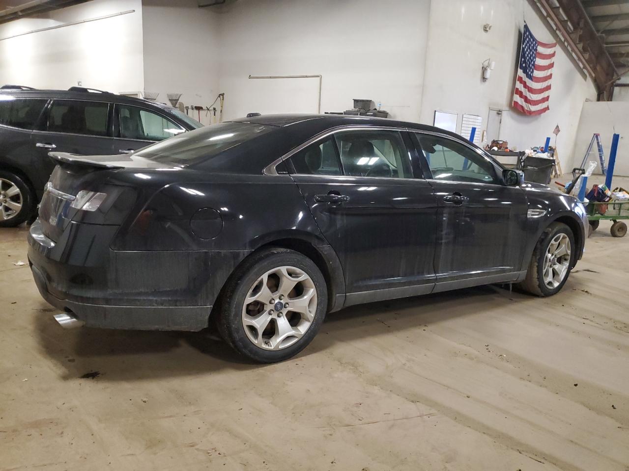 2011 Ford Taurus - Image 3
