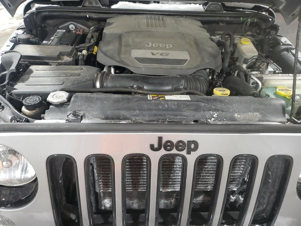 2014 Jeep Wrangler - Image 12