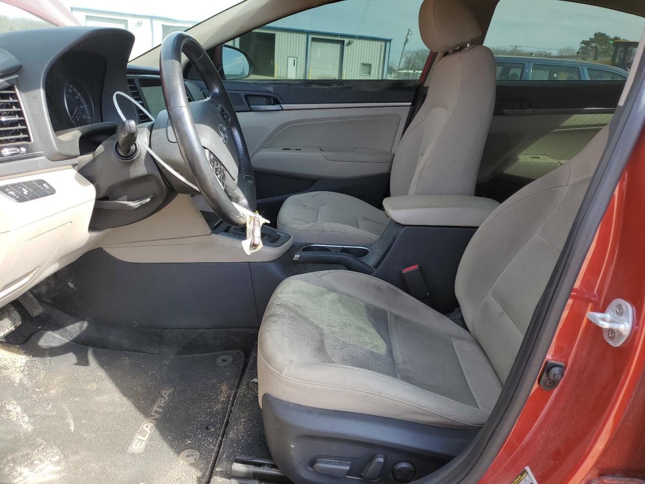 2017 Hyundai Elantra - Image 7