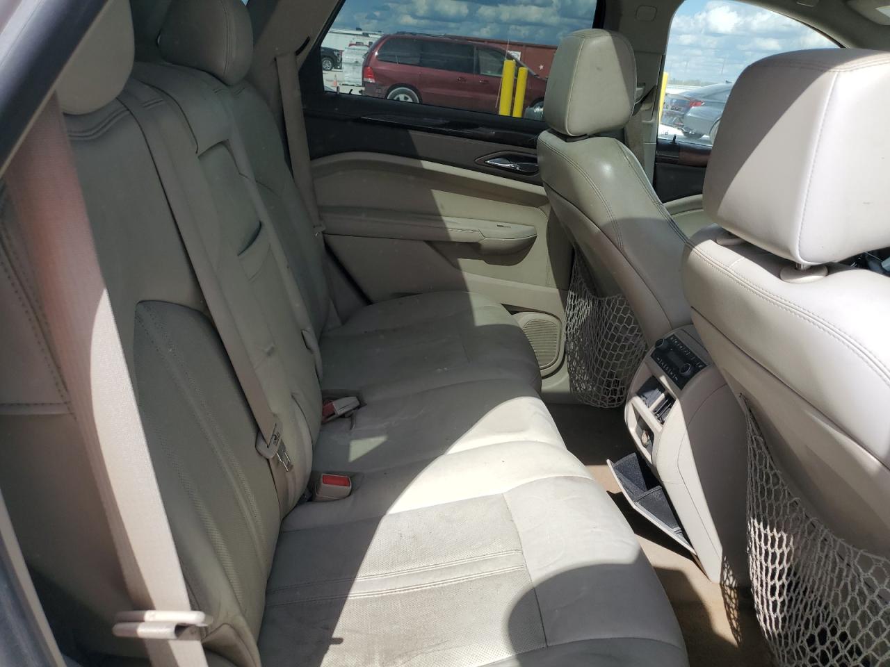 2010 Cadillac SRX - Image 11