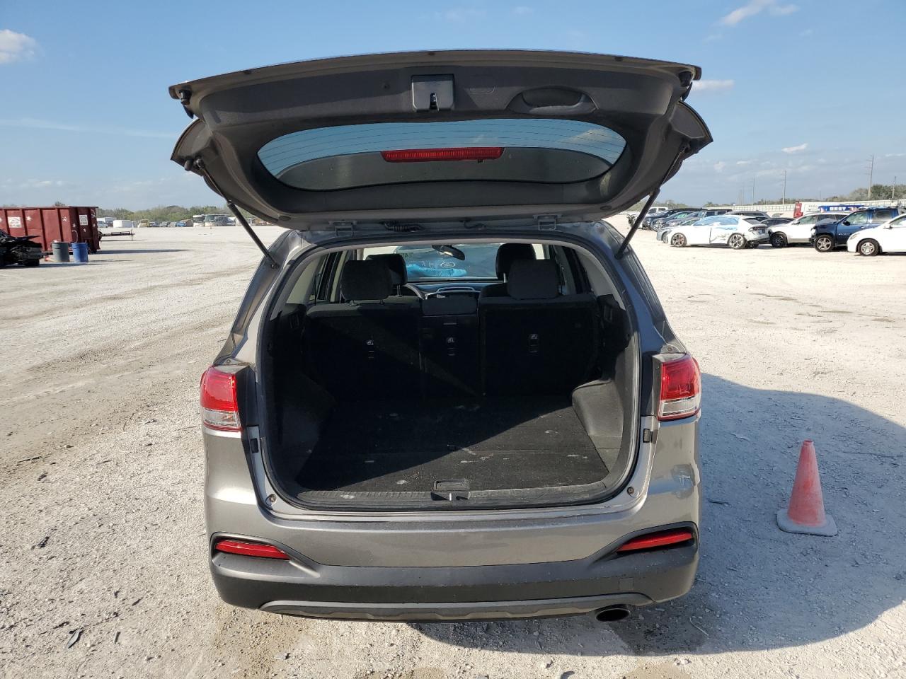 2017 Kia Sorento - Image 6
