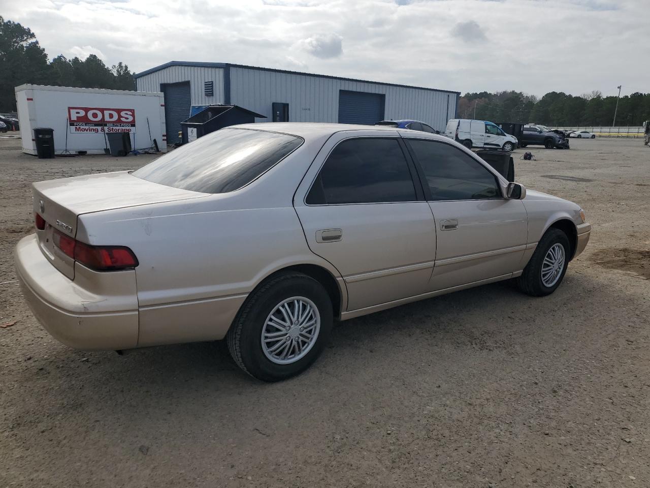1999 Toyota Camry - Image 3