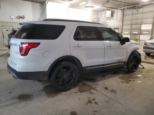 Parquets FORD EXPLORER 2017 Biały