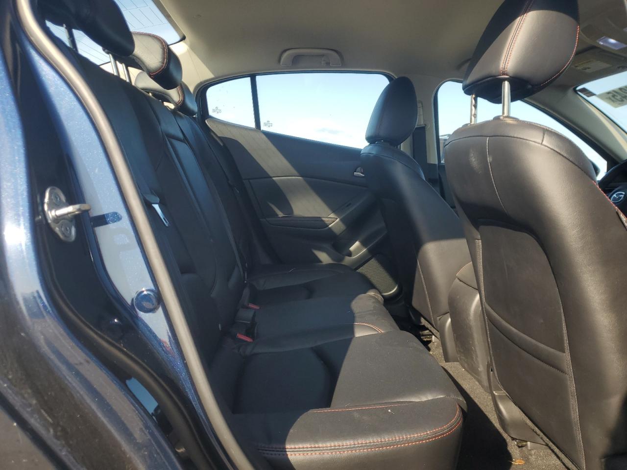 2014 Mazda 3 - Image 10