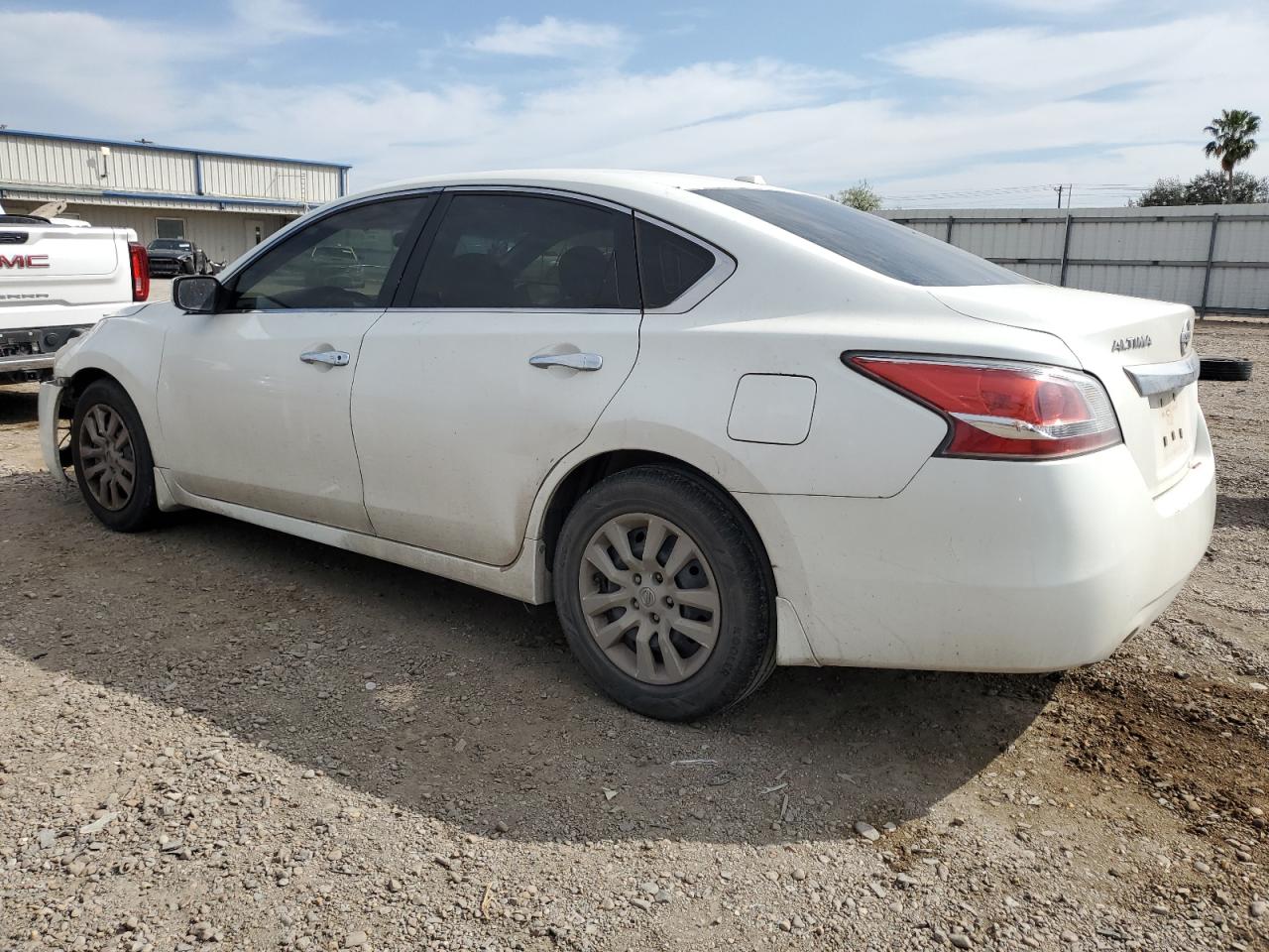 2014 Nissan Altima - Image 2