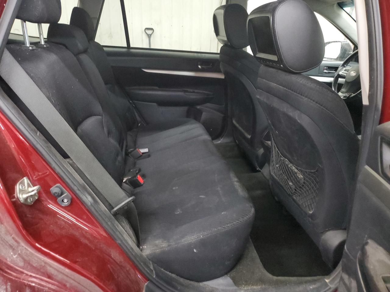 2012 Subaru Outback - Image 11