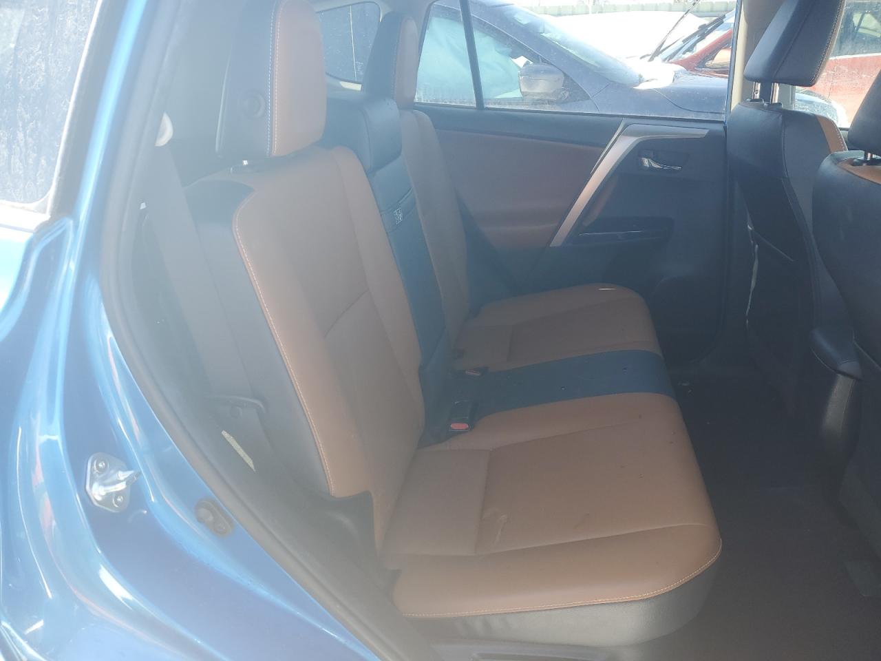 2018 Toyota RAV 4 - Image 11