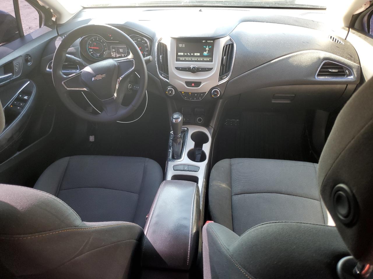 2018 Chevrolet Cruze - Image 8