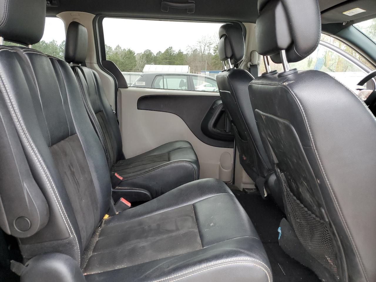 2019 Dodge Caravan - Image 12