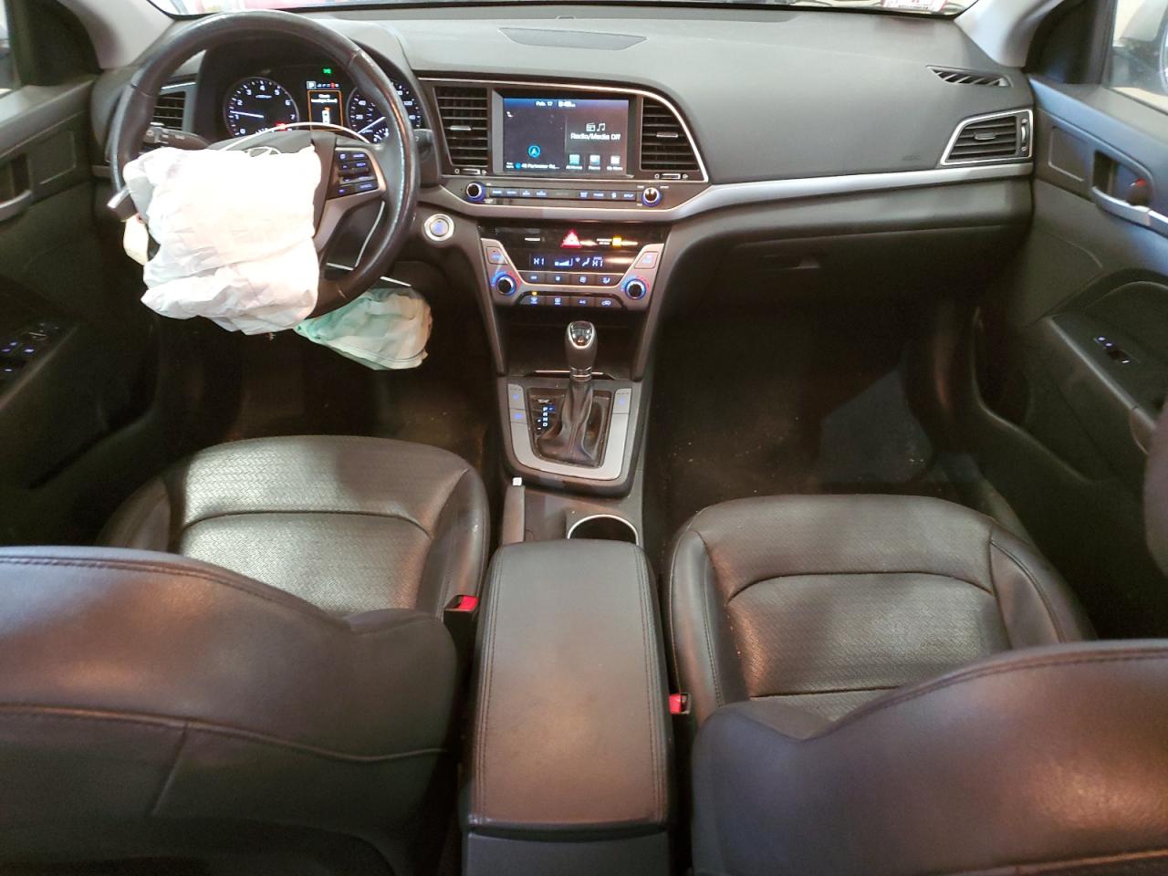 2017 Hyundai Elantra - Image 8