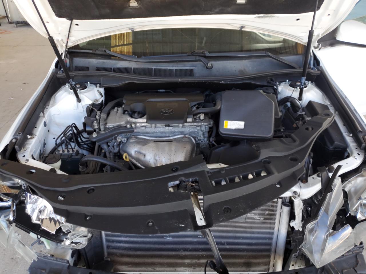 2016 Toyota Camry - Image 11