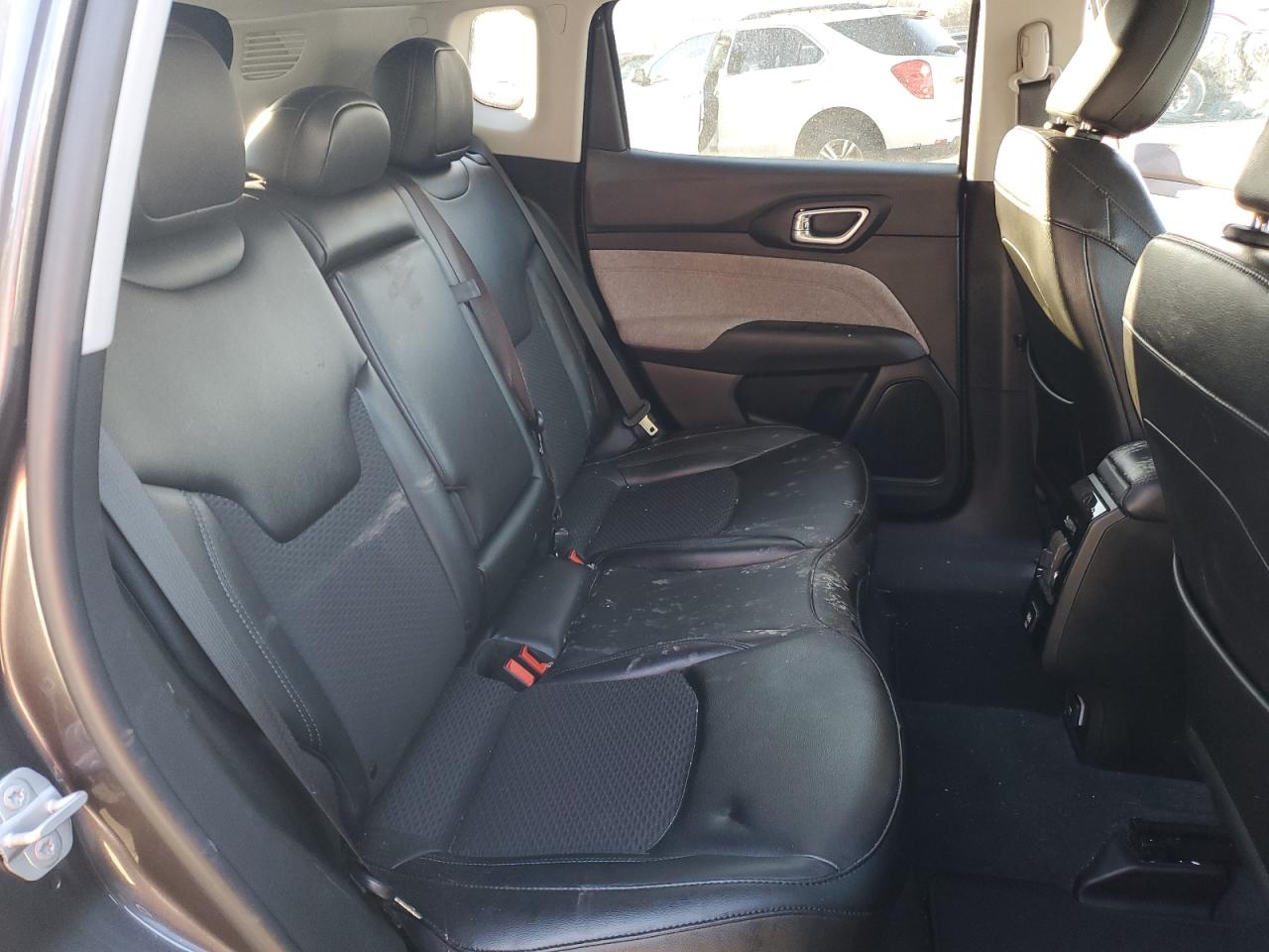 2022 Jeep Compass - Image 11