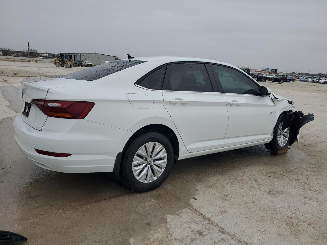 2019 Volkswagen Jetta - Image 3