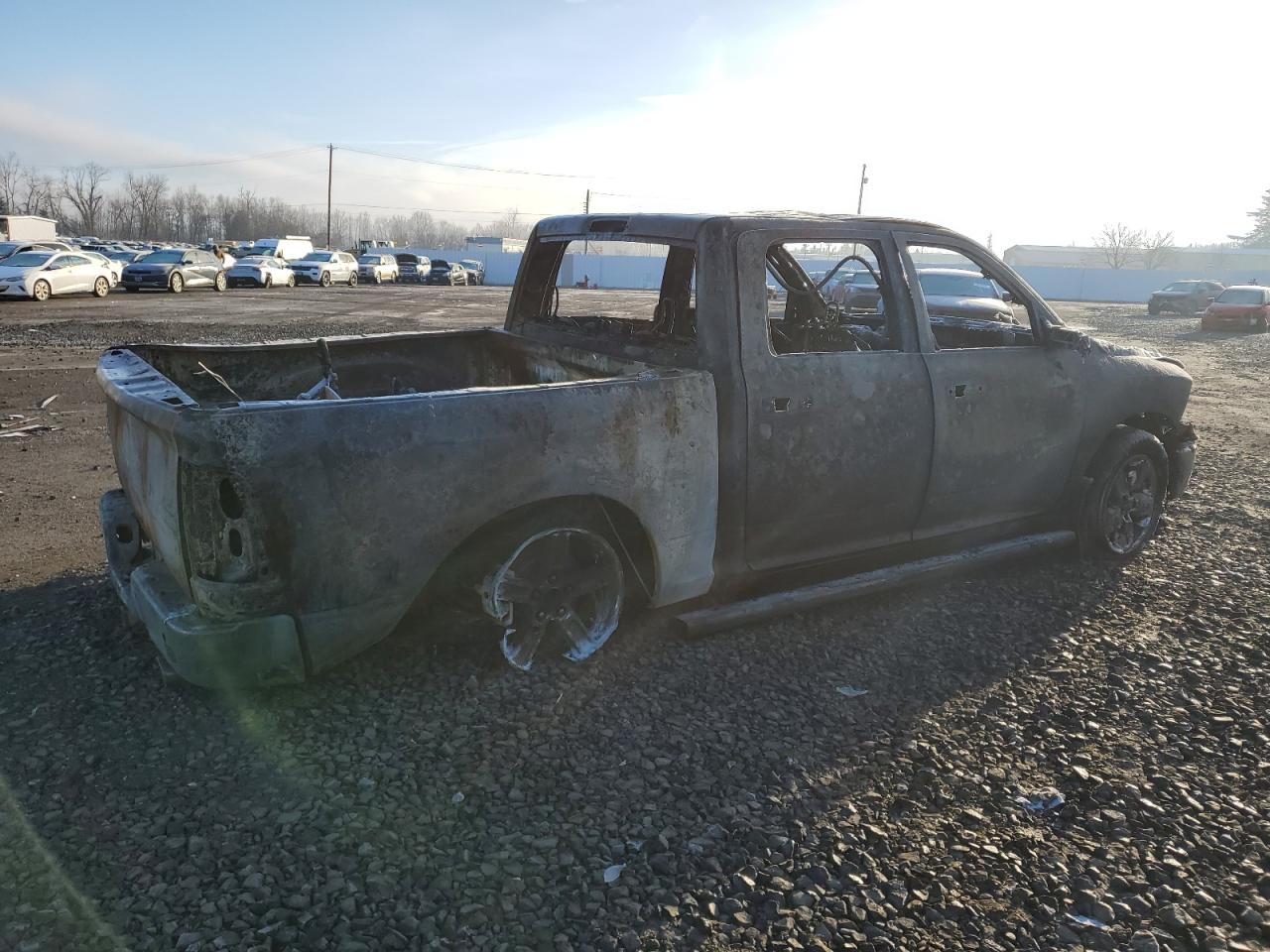 2016 RAM 1500 - Image 3