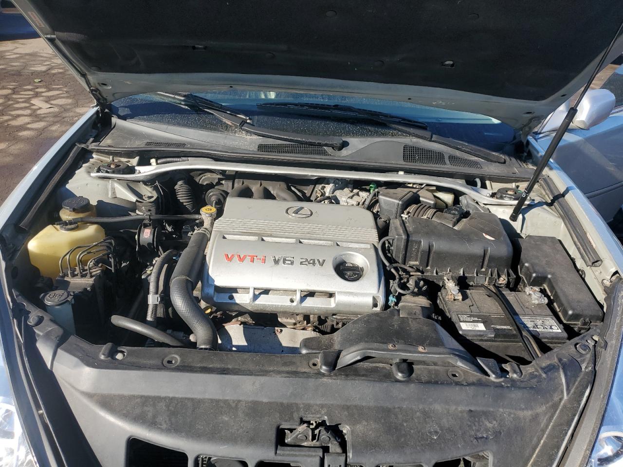 2003 Lexus ES - Image 12