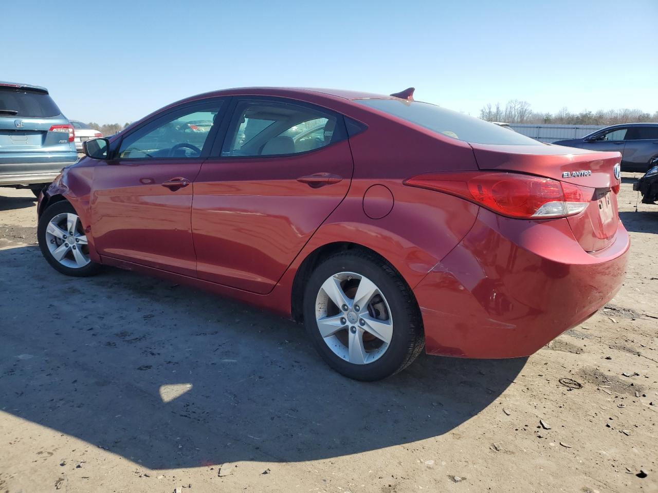 2013 Hyundai Elantra - Image 2