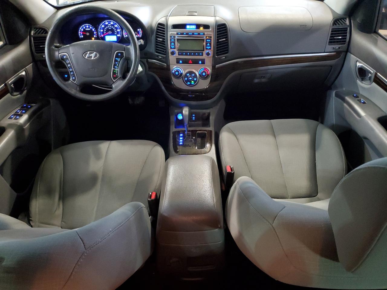 2012 Hyundai Santa Fe - Image 8