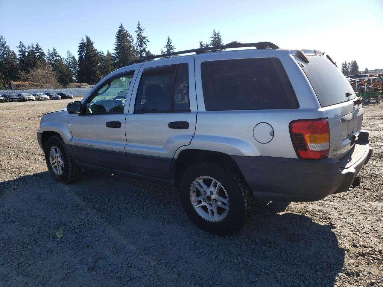 2004 Jeep Grand Cherokee - Image 2