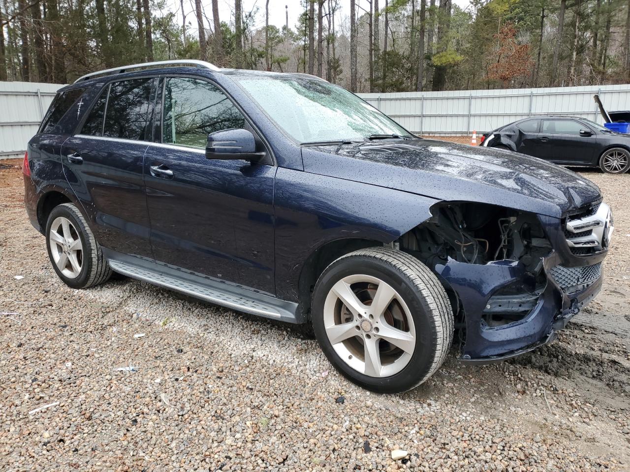 2016 Mercedes-Benz GLE - Image 4