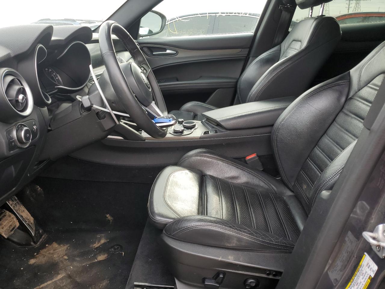 2018 Alfa Romeo Stelvio - Image 7