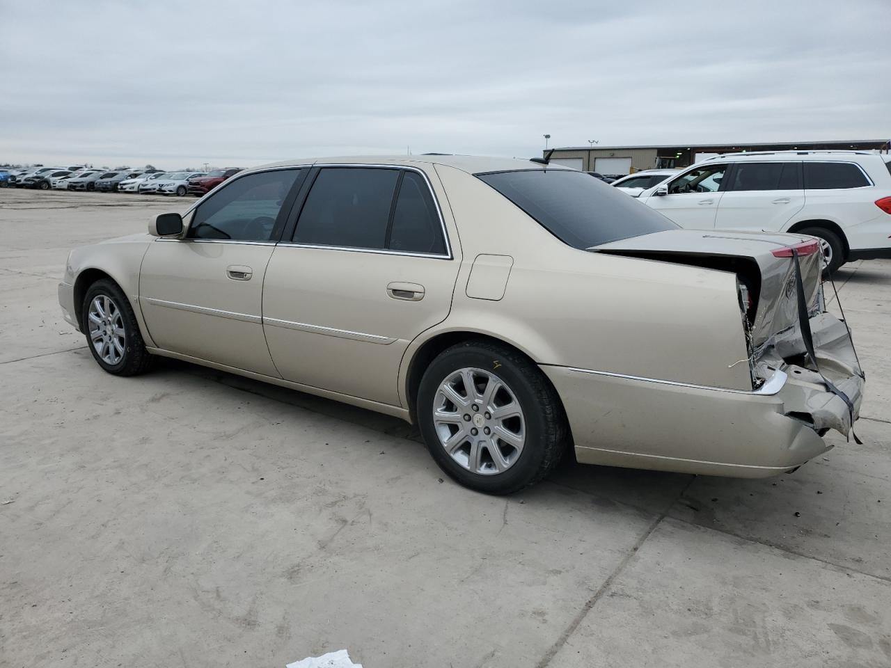 2008 Cadillac DTS - Image 2