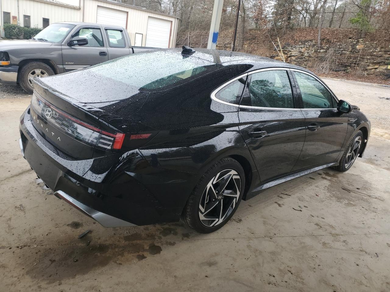 2024 Hyundai Sonata - Image 3