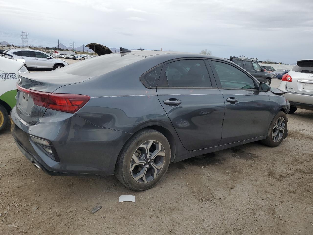 2021 Kia Forte - Image 3